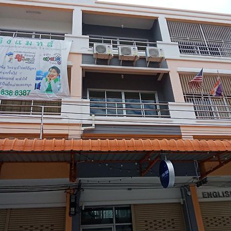 Fun Dee Hostel Ayutthaya Exterior foto